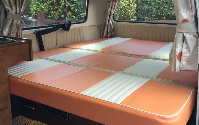 Full width rock and roll bed